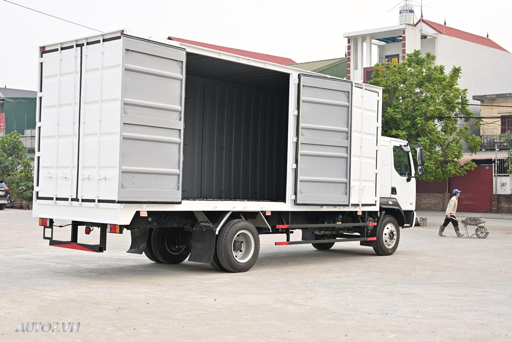 Xe tải ChengLong L3 160HP thùng kín chở pallet dài 7M & 8M